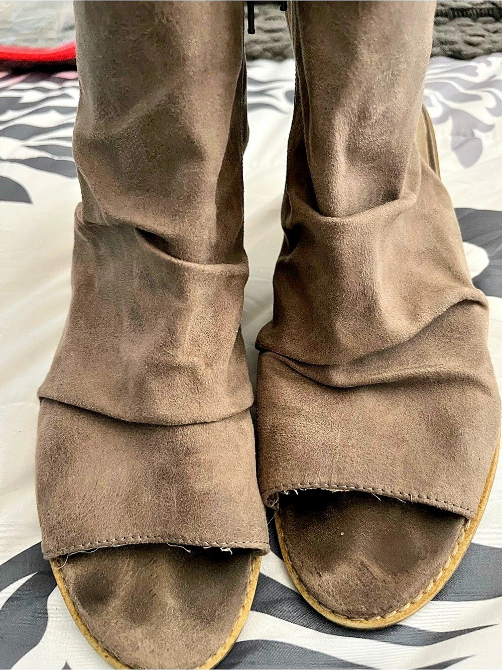 White Mountain Deering Brown Heeled Booties US 10